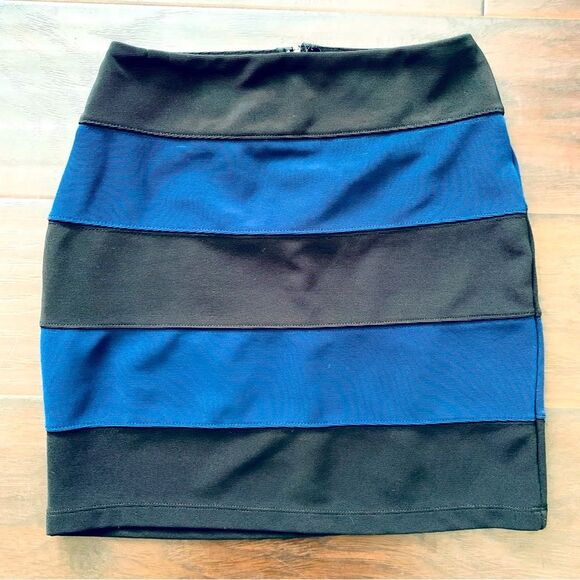 Forever 21 Black & Navy Super Stretchy Ribbed Mini Pencil Skirt | Size: S - Picture 1 of 5